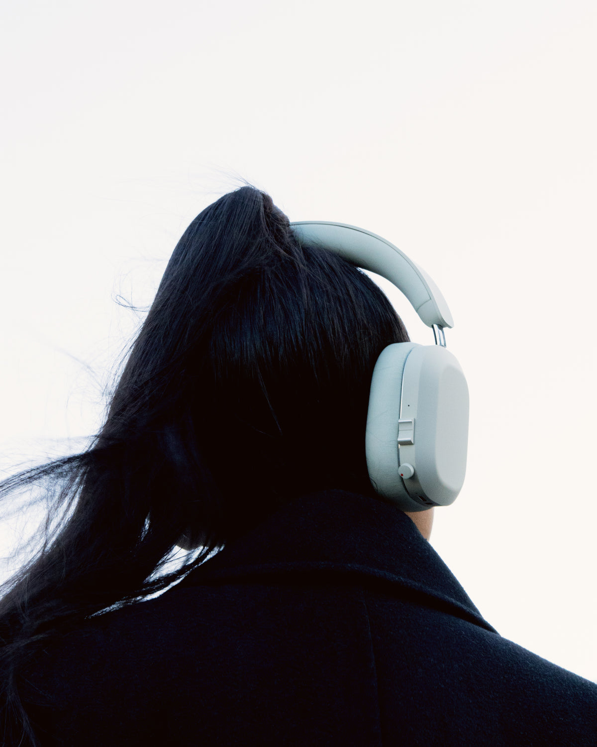 OVER-EAR BEIGE
