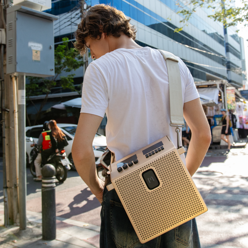 SPEAKER MEDIUM DORADO